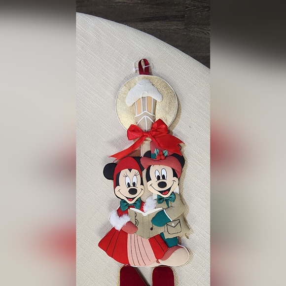 Disney Vintage Mickey & Minnie Christmas Wall Decor - Picture 1 of 8